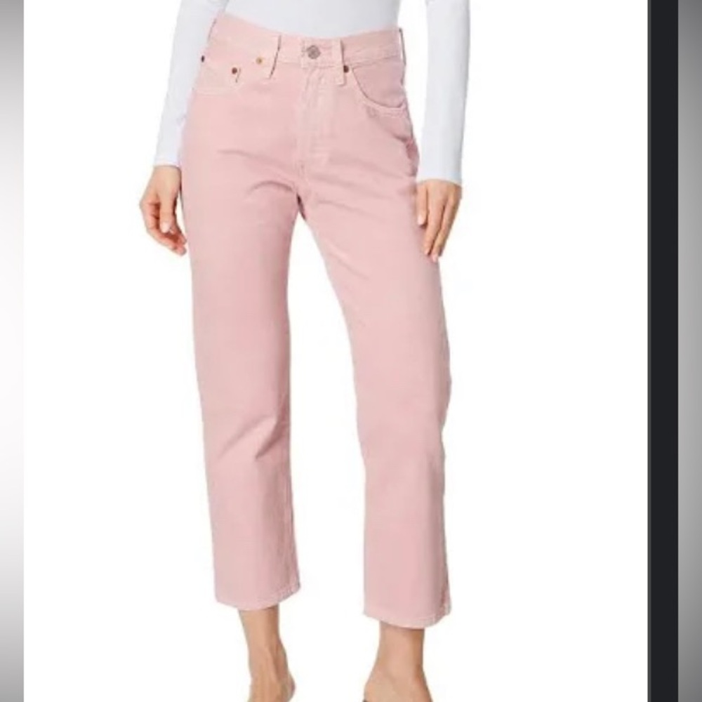 NWT LEVI Cropped pink jeans